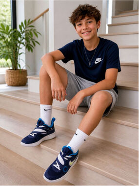 Nike Boys Athletic–Navy/Blue Hook & Loop Training Sneakers 5 (Big Boy)